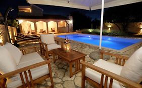 Vila Sanadrija 200 M Od Mora